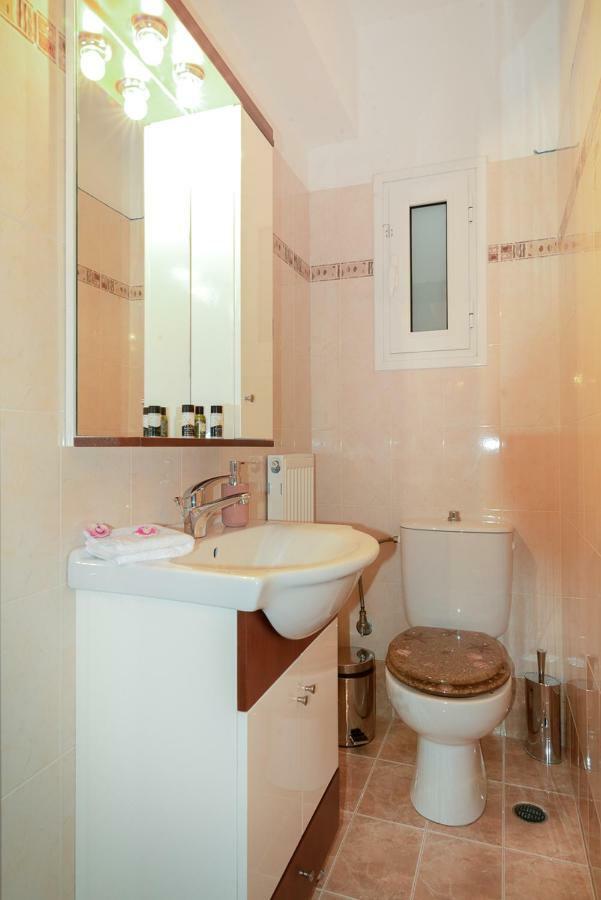 Penthouse 5 Min From Airport And Sea Apartman Markópulo Kültér fotó